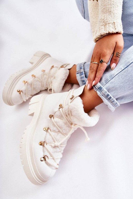 Pašiltinti aulinukai baltos spalvos...