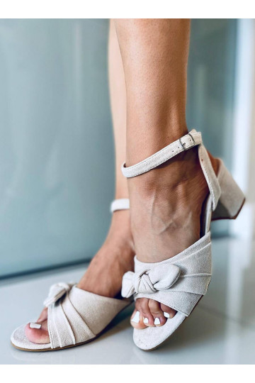 Stilingos aukštakulnės...