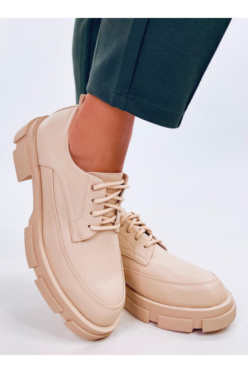 Mokasinai paaukštintu padu...