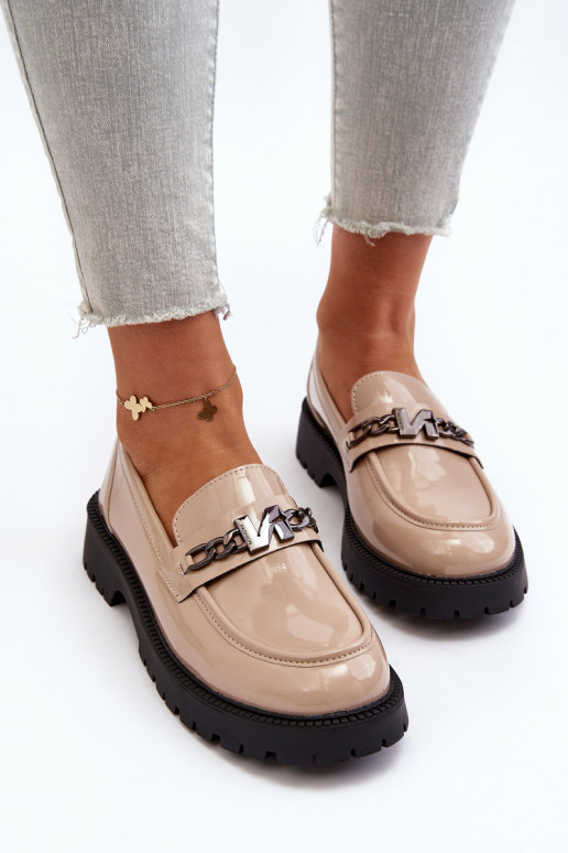 Mokasinai su lako efektu su plačiais...