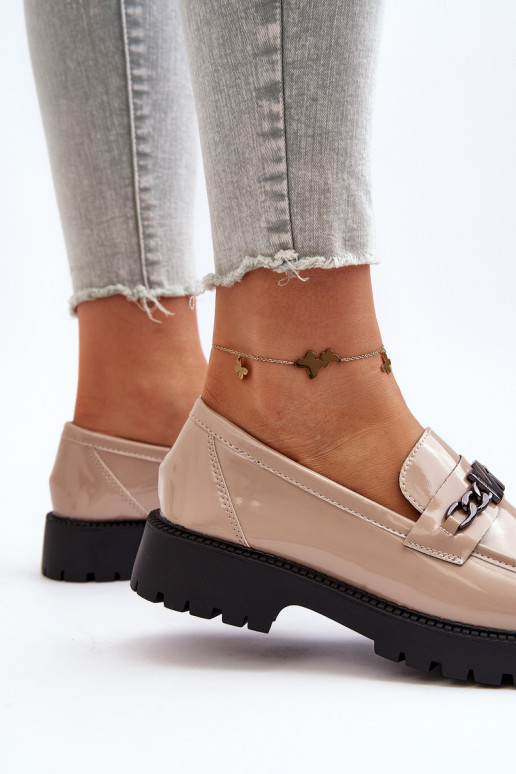 Mokasinai su lako efektu su plačiais...