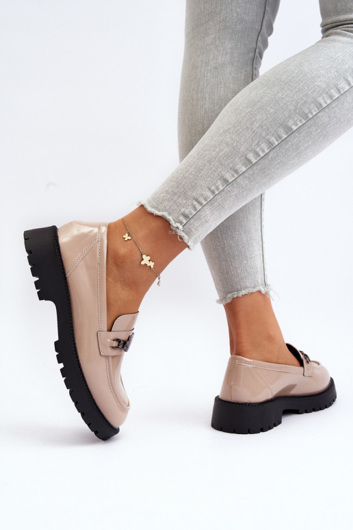 Mokasinai su lako efektu su plačiais...