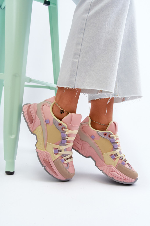 Snekersy batai su masyviu padu... Snekersy batai su masyviu padu...