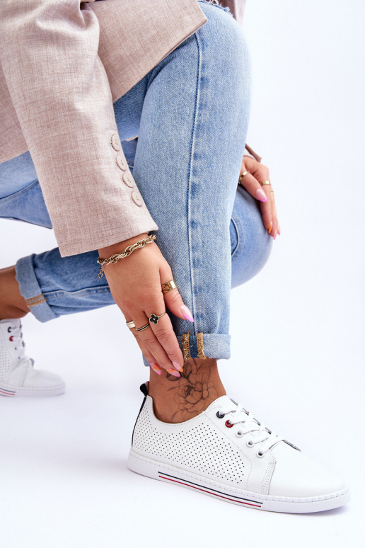 Laisvalaikio batai baltos spalvos... Laisvalaikio batai baltos spalvos...