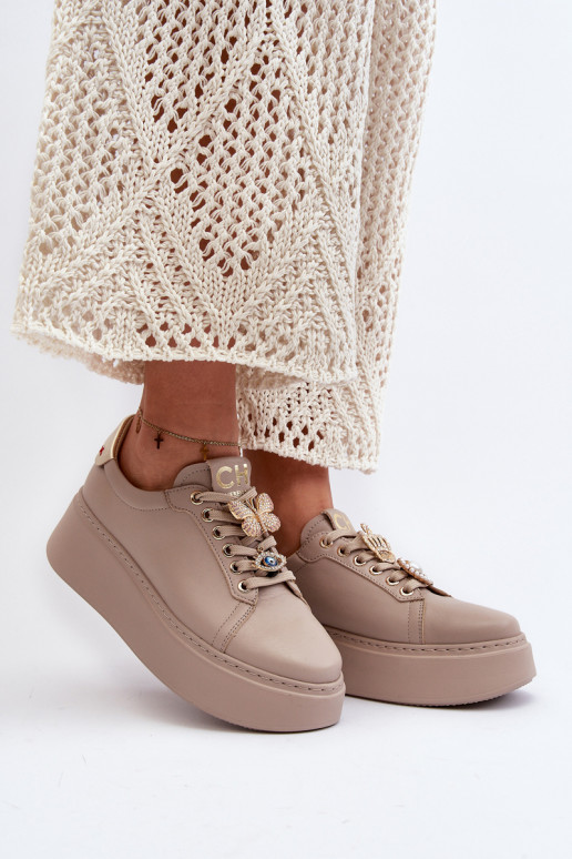 Sneakers modelio batai su gražiomis... Sneakers modelio batai su gražiomis...