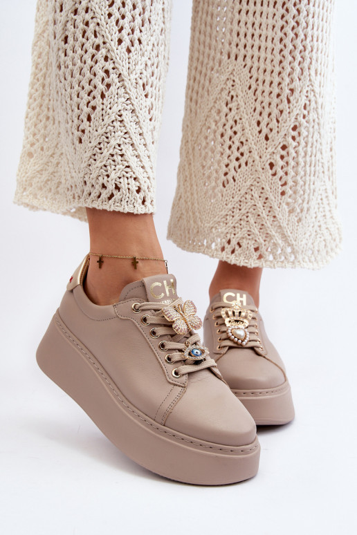 Sneakers modelio batai su gražiomis... Sneakers modelio batai su gražiomis...