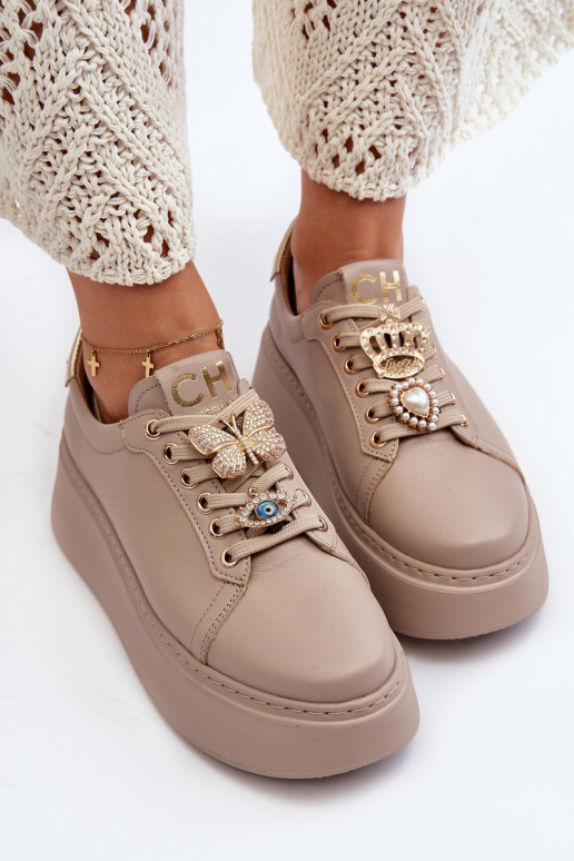 Sneakers modelio batai su gražiomis... Sneakers modelio batai su gražiomis...