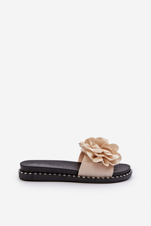 Moteriškos šlepetės su gėlių motyvais... Moteriškos šlepetės su gėlių motyvais...