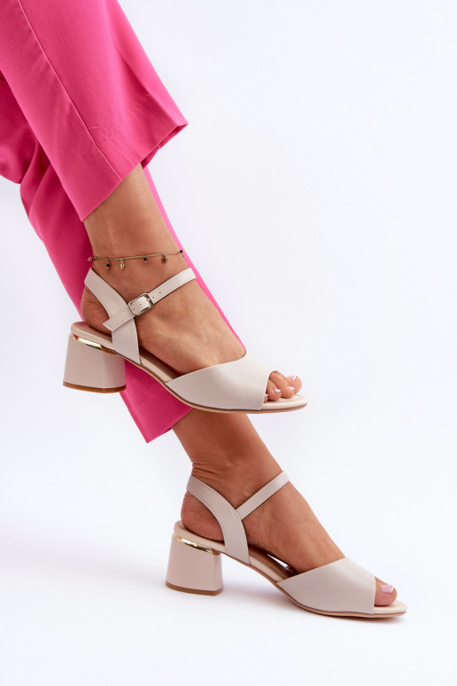 Moteriškos basutės žemu kulniuku... Moteriškos basutės žemu kulniuku...