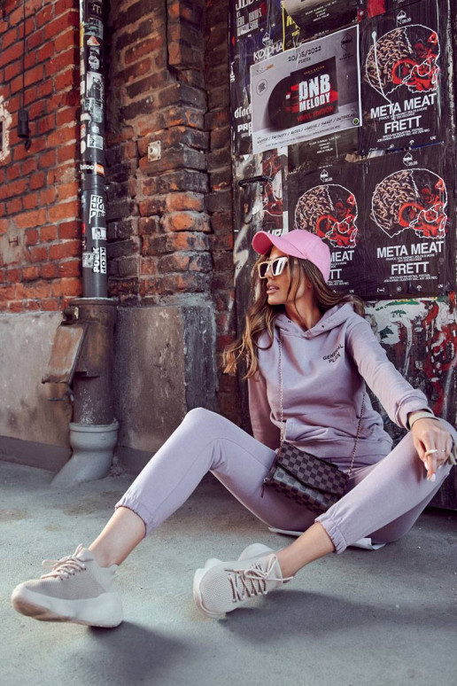 Įsispiriamo modelio sportiniai... Įsispiriamo modelio sportiniai...