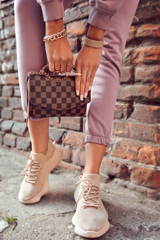 Įsispiriamo modelio sportiniai... Įsispiriamo modelio sportiniai...