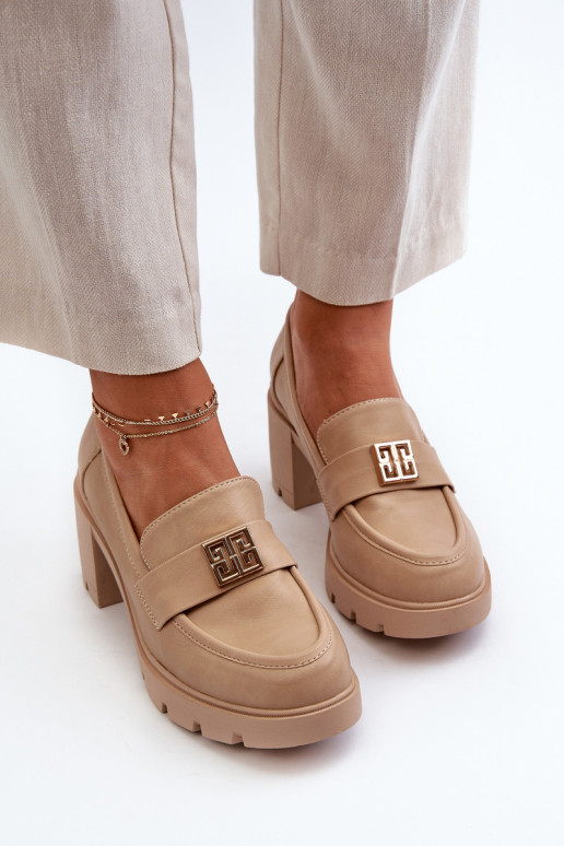 Batai  plačiu kulnu su ornamentais...