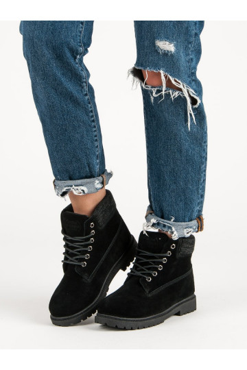 Juodos spalvos aulinukai 2