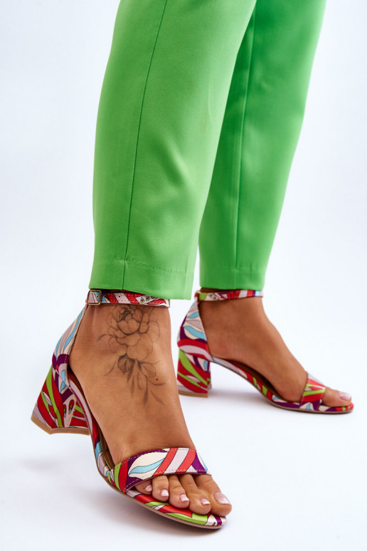 Satino medžiagos basutės žemu... Satino medžiagos basutės žemu...