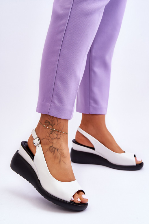 Baltos spalvos basutės  Sergio Leone... Baltos spalvos basutės  Sergio Leone...