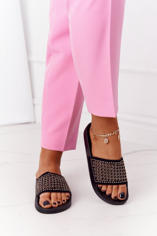 Šlepetės juodos spalvos