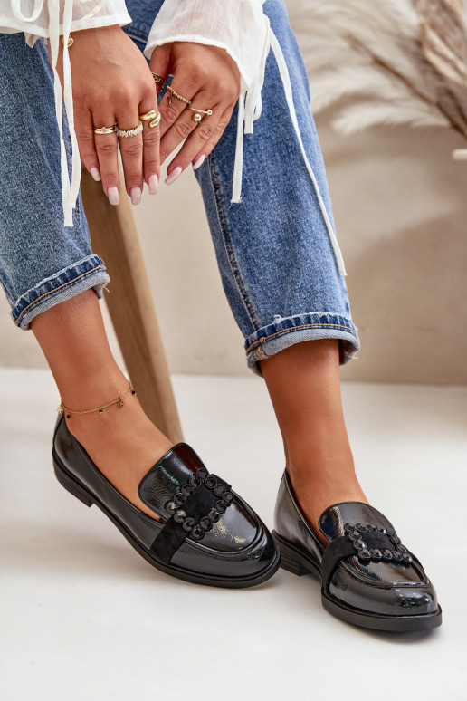 Lakuoti mokasinai Moteriškas su ornamentais juodos spalvos Vinceza 58389