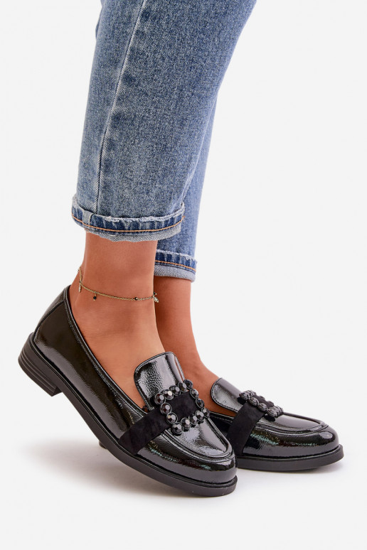 Lakuoti mokasinai Moteriškas su ornamentais juodos spalvos Vinceza 58389