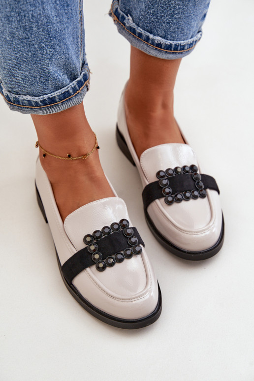 Lakuoti mokasinai Moteriškas su ornamentais pilkos spalvos Vinceza 58389 Lakuoti mokasinai Moteriškas su ornamentais pilkos spalvos Vinceza 58389