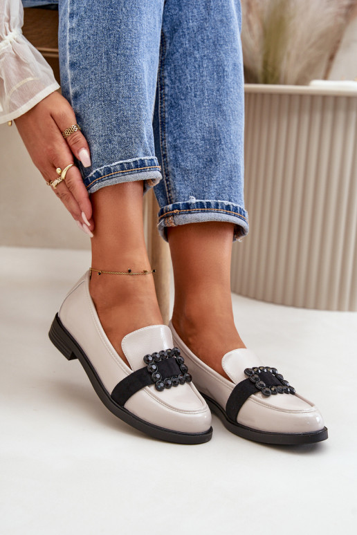 Lakuoti mokasinai Moteriškas su ornamentais pilkos spalvos Vinceza 58389 Lakuoti mokasinai Moteriškas su ornamentais pilkos spalvos Vinceza 58389