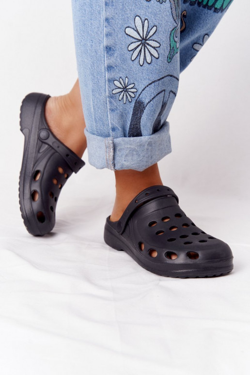 Šlepetės juodos spalvos  EVA Šlepetės juodos spalvos  EVA