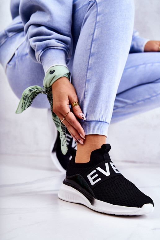 Sportiniai bateliai Įsispiriamo modelio juodos spalvos Lorane