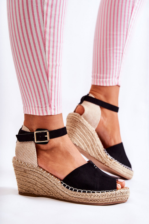 Platforminės basutės juodos spalvos Dellia