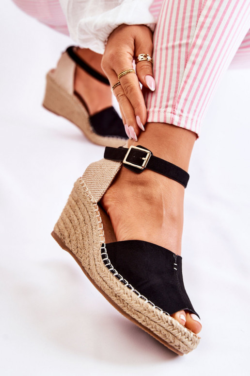 Platforminės basutės juodos spalvos Dellia