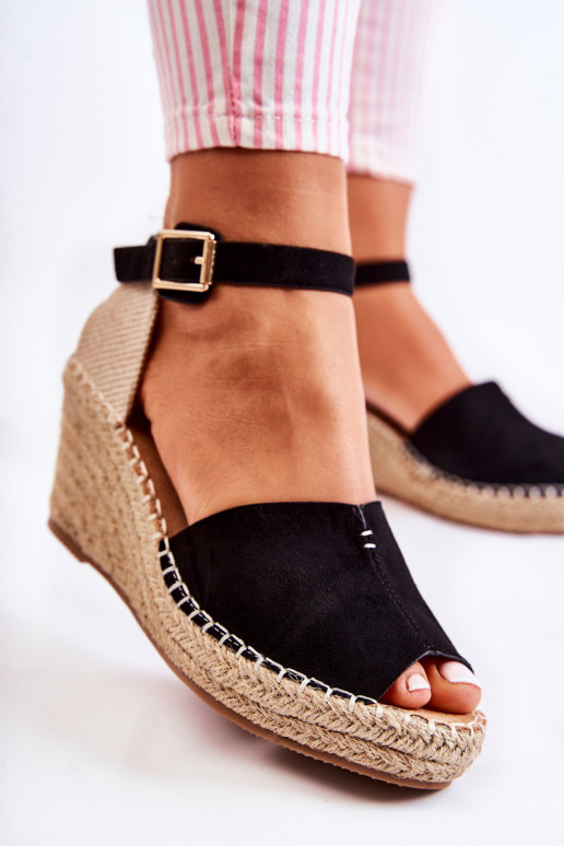 Platforminės basutės juodos spalvos Dellia