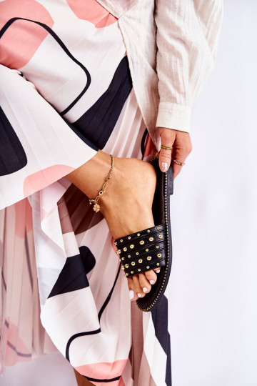 Odinės šlepetės su ornamentais juodos spalvos Brien 2