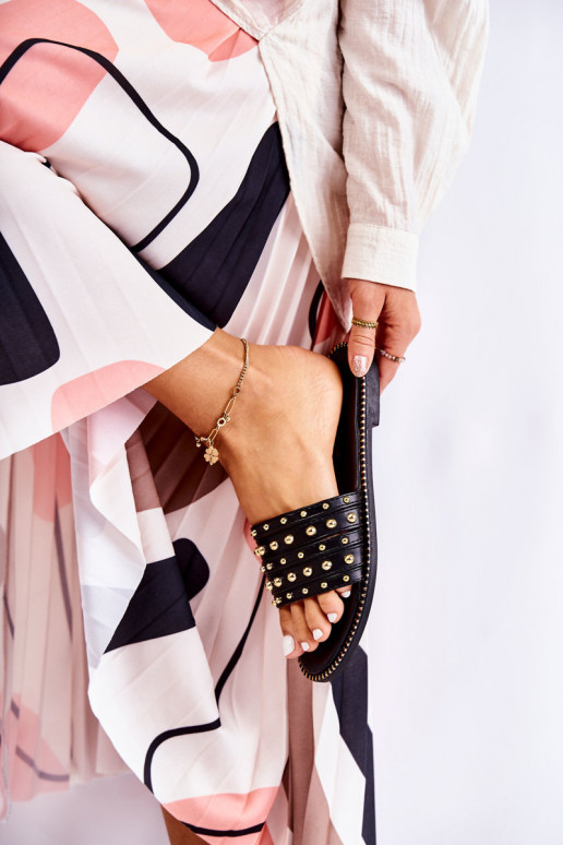 Odinės šlepetės su ornamentais juodos spalvos Brien Odinės šlepetės su ornamentais juodos spalvos Brien