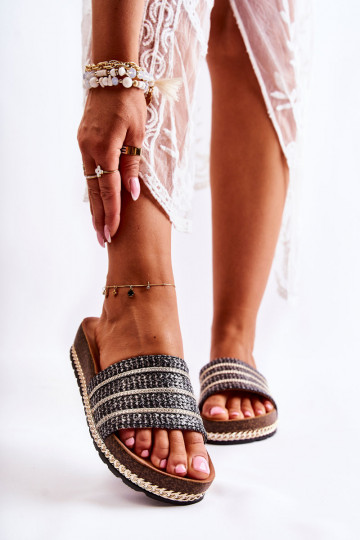 Klasikinio modelio Šlepetės su grandinėlėmis juodos spalvos Maddy 2