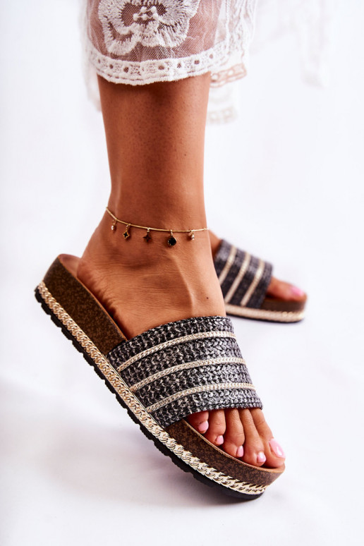 Klasikinio modelio Šlepetės su grandinėlėmis juodos spalvos Maddy Klasikinio modelio Šlepetės su grandinėlėmis juodos spalvos Maddy