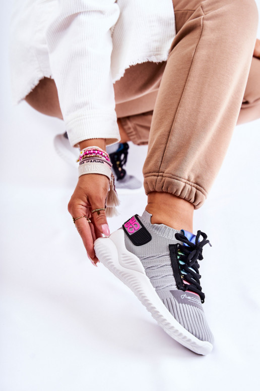 Įsispiriamo modelio Sneakers modelio batai pilkos spalvos Klayra Įsispiriamo modelio Sneakers modelio batai pilkos spalvos Klayra