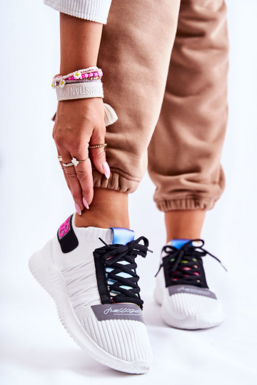 Įsispiriamo modelio Sneakers modelio batai baltos spalvos Klayra