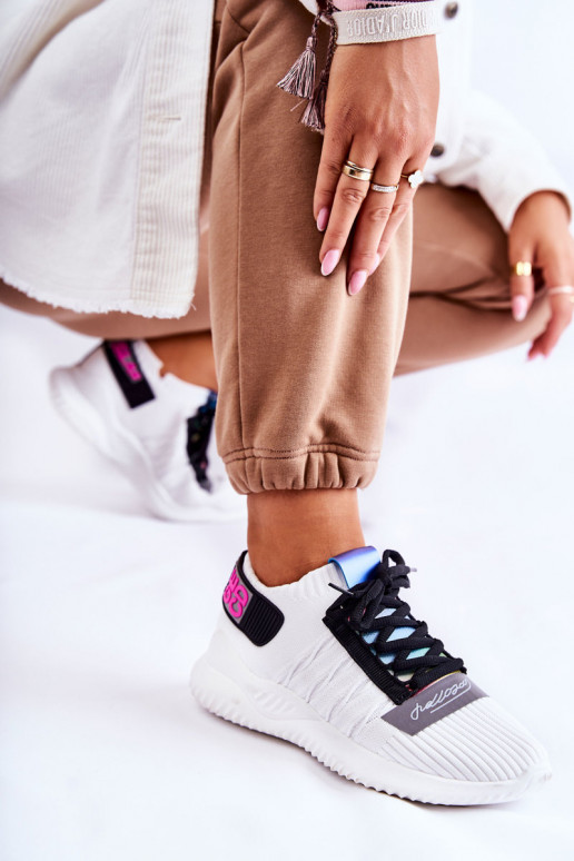 Įsispiriamo modelio Sneakers modelio batai baltos spalvos Klayra Įsispiriamo modelio Sneakers modelio batai baltos spalvos Klayra