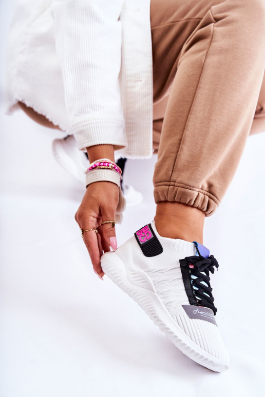 Įsispiriamo modelio Sneakers modelio batai baltos spalvos Klayra Įsispiriamo modelio Sneakers modelio batai baltos spalvos Klayra