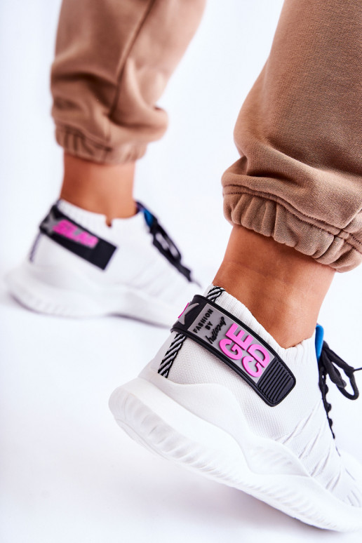 Įsispiriamo modelio Sneakers modelio batai baltos spalvos Klayra Įsispiriamo modelio Sneakers modelio batai baltos spalvos Klayra