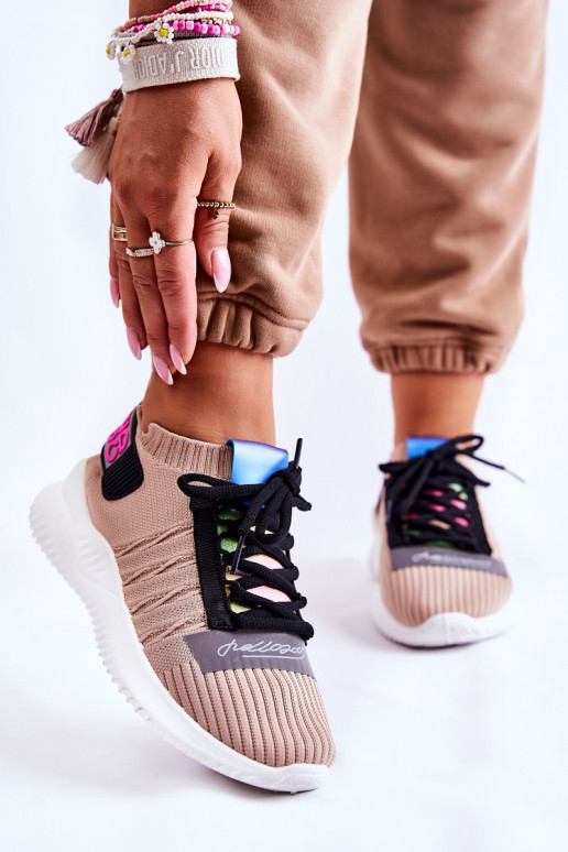 Įsispiriamo modelio Sneakers modelio batai smėlio spalvos Klayra