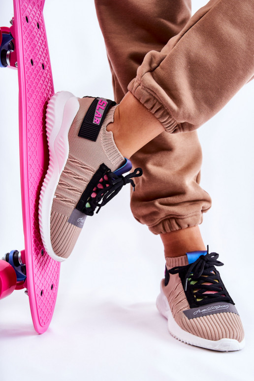 Įsispiriamo modelio Sneakers modelio batai smėlio spalvos Klayra