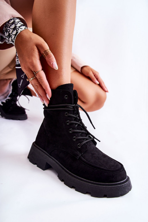 iš zomšos Aulinukai su dirželiais juodos spalvos Vanita iš zomšos Aulinukai su dirželiais juodos spalvos Vanita