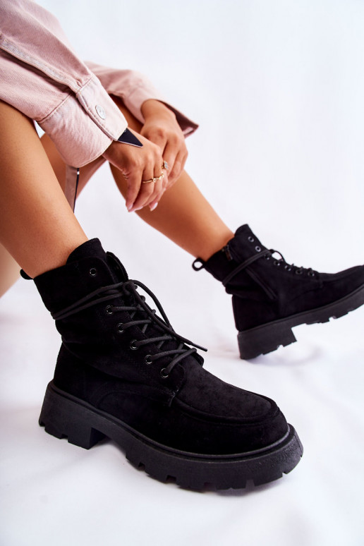 iš zomšos Aulinukai su dirželiais juodos spalvos Vanita iš zomšos Aulinukai su dirželiais juodos spalvos Vanita