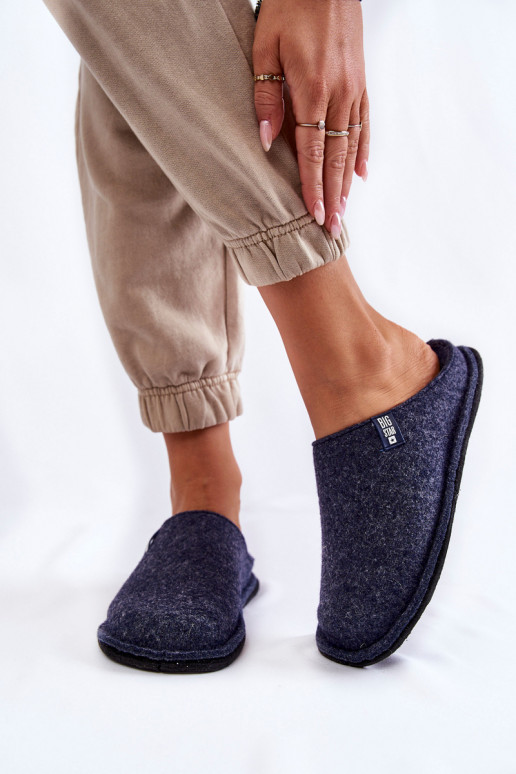 Klasikinio modelio Šlepetės Big Star KK276013 tamsiai mėlynos spalvos Klasikinio modelio Šlepetės Big Star KK276013 tamsiai mėlynos spalvos