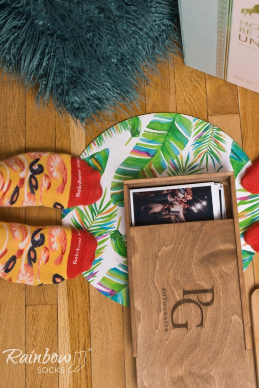 Spalvotos kojinės dėžutėje Pizza 4 poros Spalvotos kojinės dėžutėje Pizza 4 poros