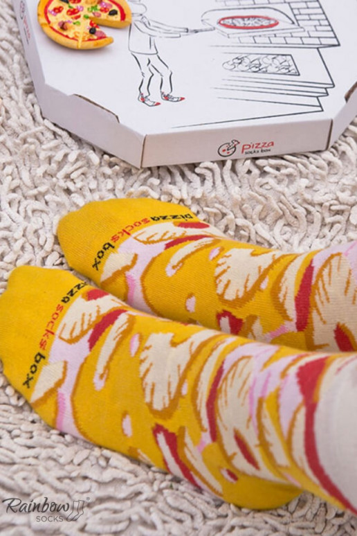 Spalvotos kojinės dėžutėje Pizza 4 poros