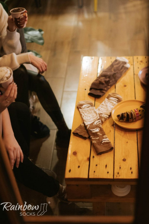 Spalvotos kojinės dėžutėje  kapučino spalvos 1pora Spalvotos kojinės dėžutėje  kapučino spalvos 1pora