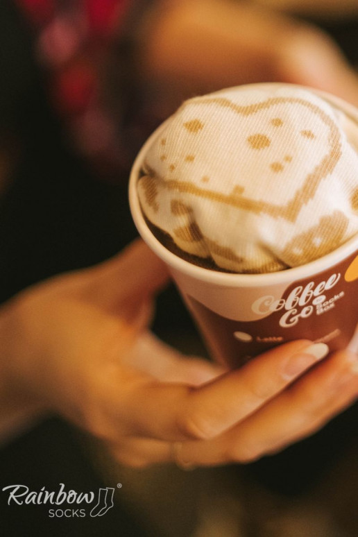 Spalvotos kojinės dėžutėje  kapučino spalvos 1pora Spalvotos kojinės dėžutėje  kapučino spalvos 1pora