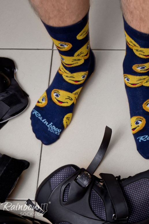 Spalvotos kojinės dėžutėje  3 poros