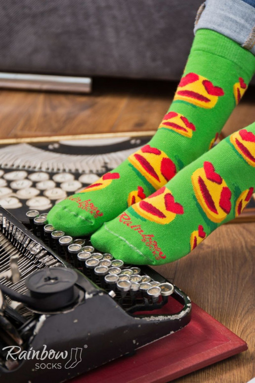 Spalvotos kojinės dėžutėje  3 poros