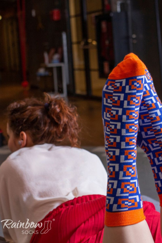 Spalvotos kojinės su geometriniais raštais 3 poros Spalvotos kojinės su geometriniais raštais 3 poros